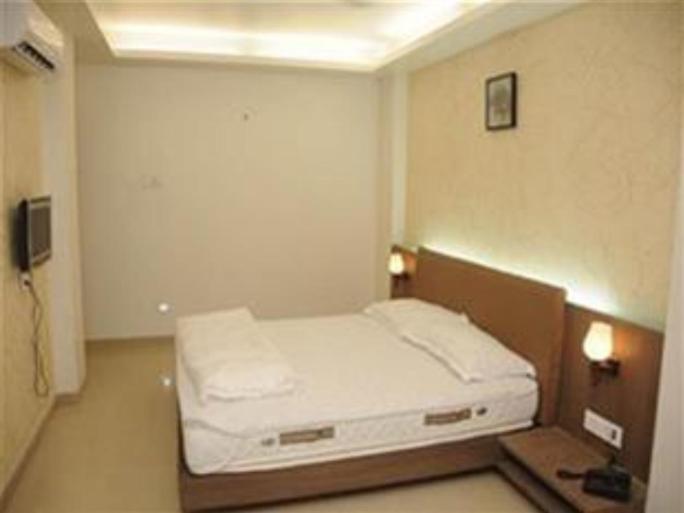 Royal Inn Ankleshwar 部屋 写真